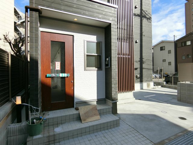 エントランス　ゆとりのあるエントランスです