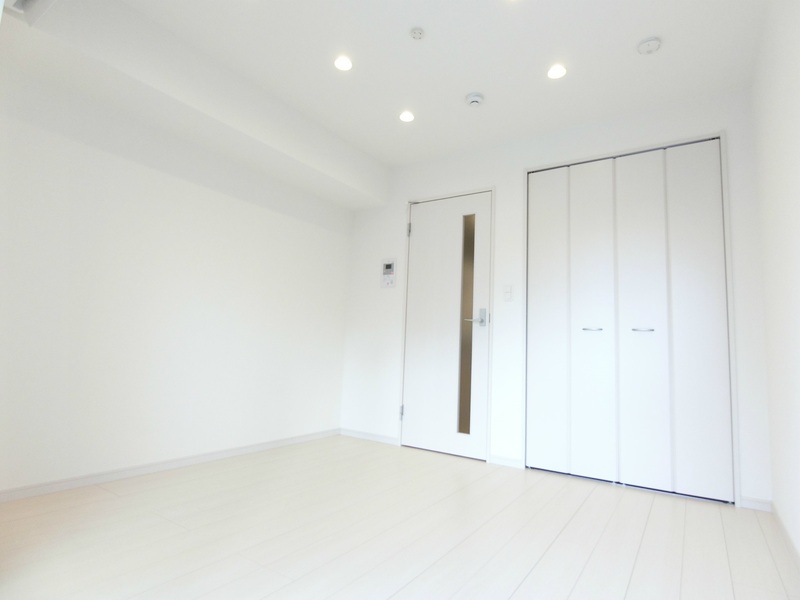 その他部屋・スペース　広くて明るい寝室