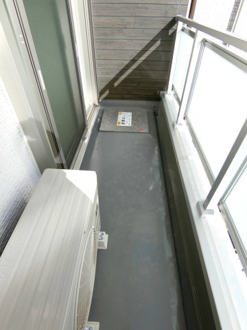 バルコニー　外からの目が気にならないバルコニーで洗濯物が干せます