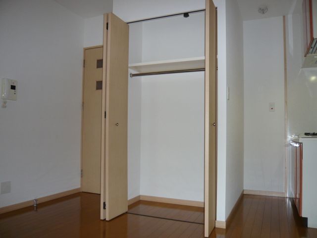 収納　クローゼット