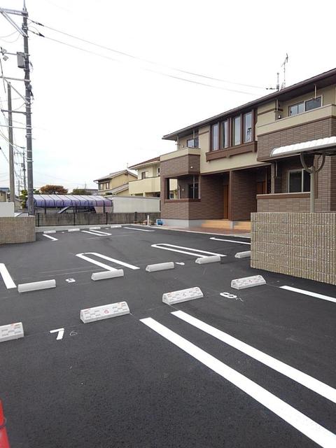駐車場　駐車場