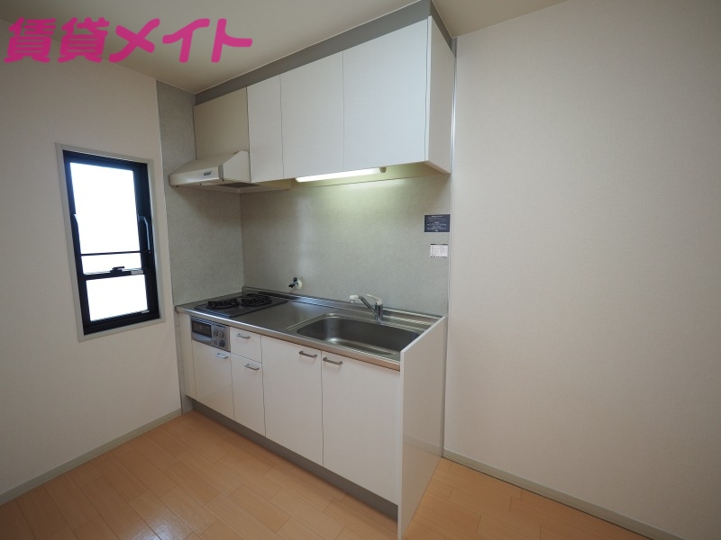 キッチン　同物件別部屋写真