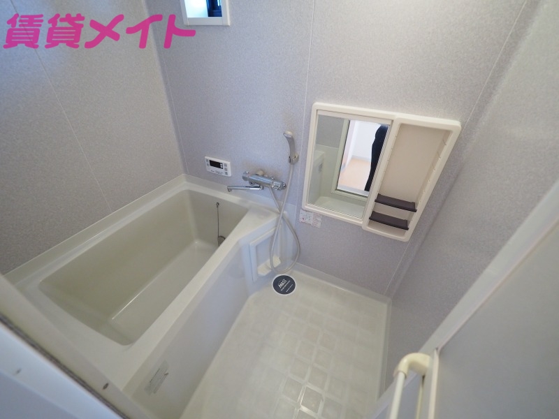 バス・シャワールーム　同物件別部屋写真