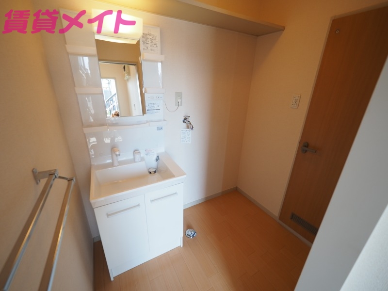 洗面設備　同物件別部屋写真