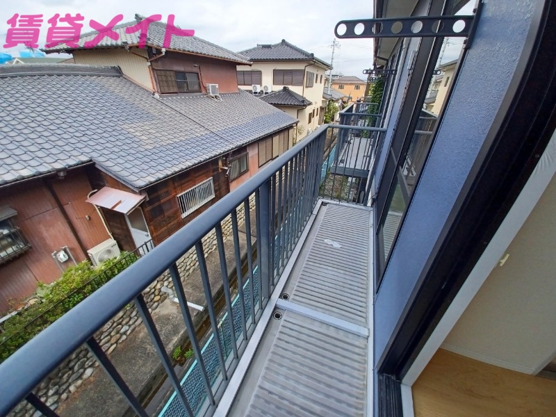 バルコニー　同物件別部屋写真