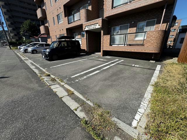 駐車場　駐車場