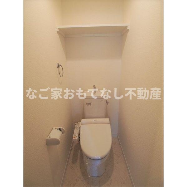 トイレ　※写真は別号室
