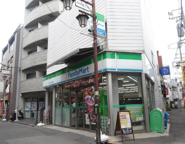コンビニ　ファミリーマート 新宿中井駅前店（コンビニ）まで354m