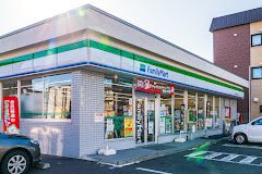 コンビニ　ファミリーマート札幌平和通4丁目店（コンビニ）まで120m