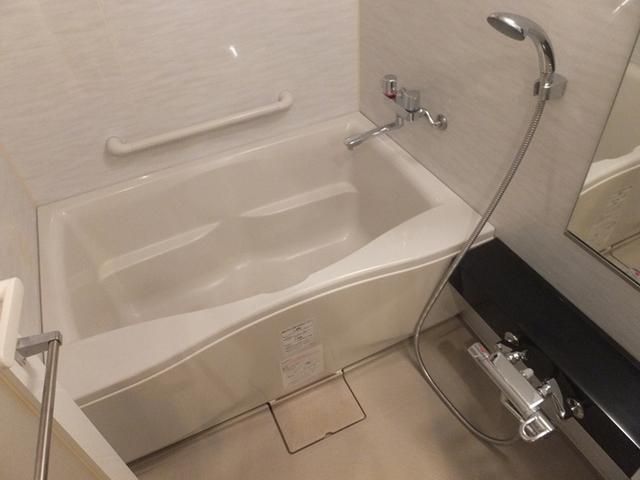 バス・シャワールーム　浴室乾燥機能付バスルーム