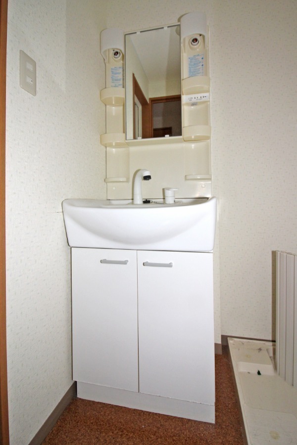 洗面設備　洗面化粧台シャンプードレッサー