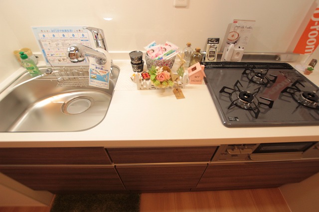 キッチン　同物件別号室です。