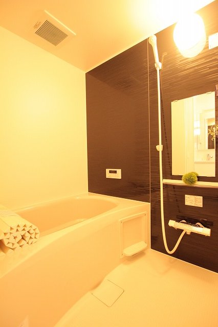 バス・シャワールーム　同物件別号室です。