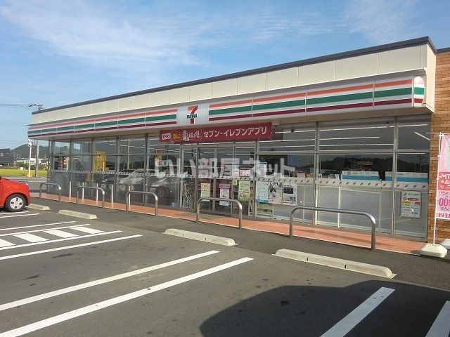 コンビニ　セブンイレブン関市小屋名店（コンビニ）まで659m