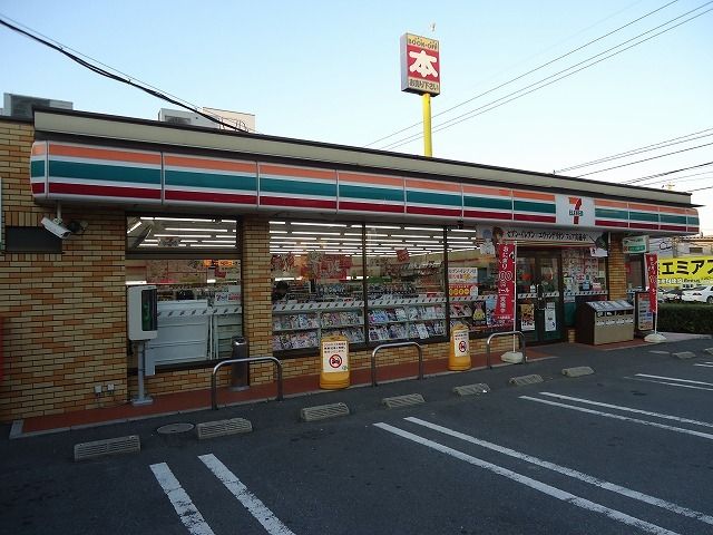 コンビニ　セブンイレブン（コンビニ）まで180m