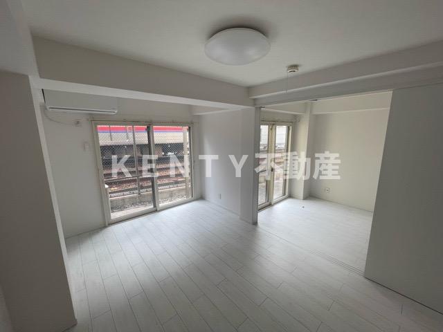 居室・リビング　ゆったりとした居間です