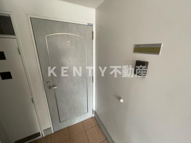 玄関　収納もある玄関です