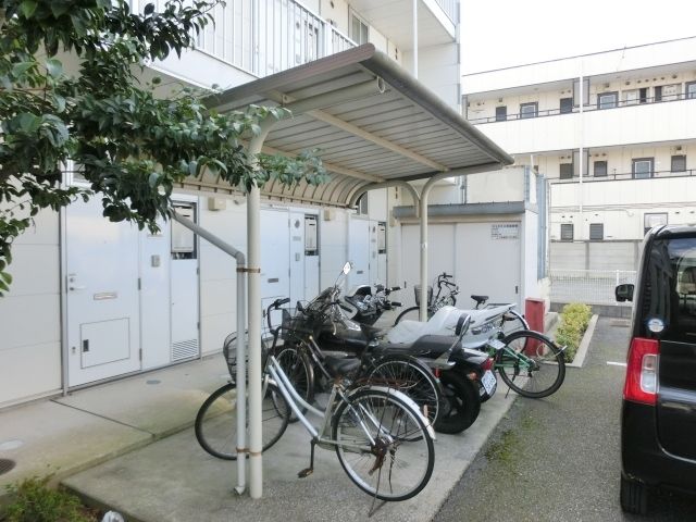 その他共有部分　敷地内屋根付きの駐輪場