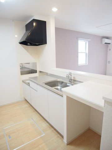 キッチン　コンパクトなキッチンで掃除もラクラク