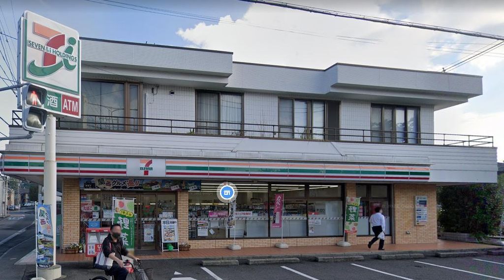 コンビニ　セブンイレブン横浜釜利谷東3丁目店（コンビニ）まで440m