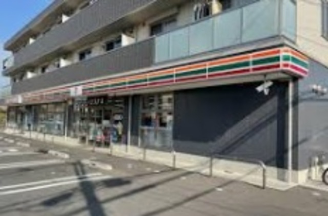 コンビニ　セブンイレブン市川高谷1丁目店（コンビニ）まで40m