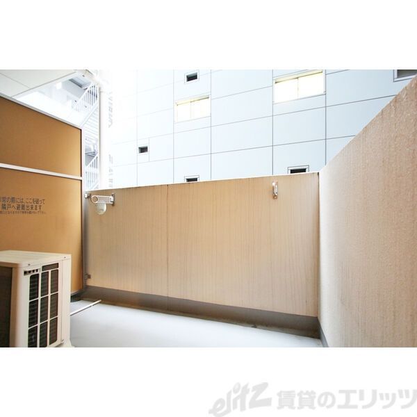 バルコニー　収納