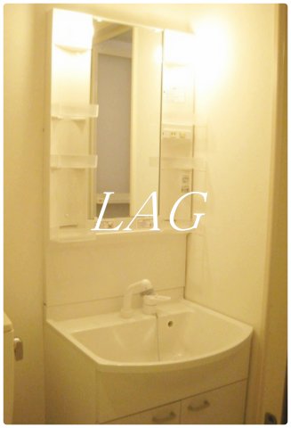 洗面設備　独立洗面台です。