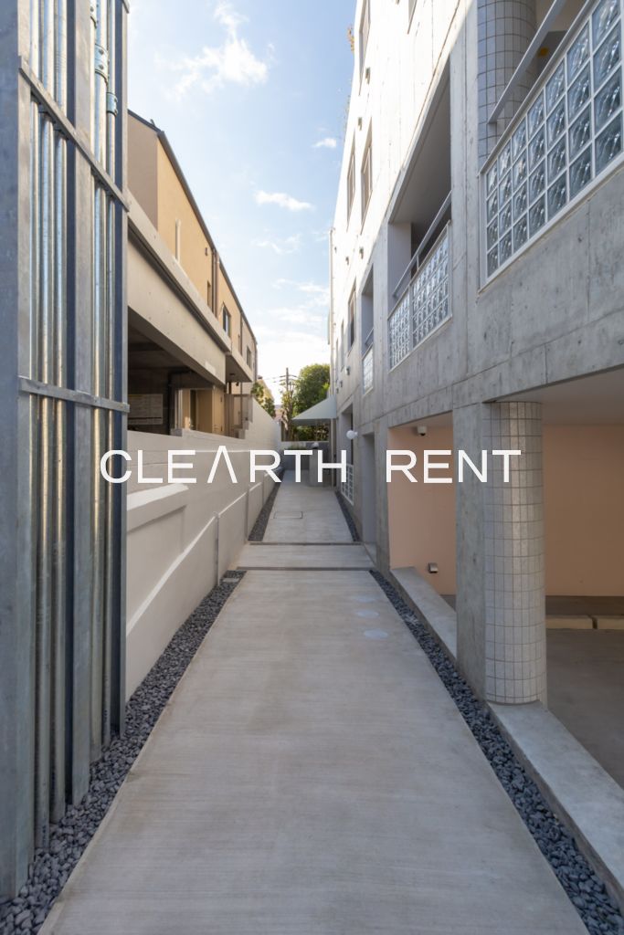 その他　長屋住居で共用部を通らず、住居の中に入ることができます