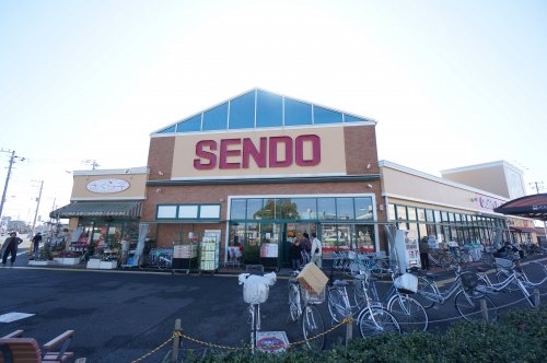 スーパー　（株）せんどう 八幡店（スーパー）まで715m