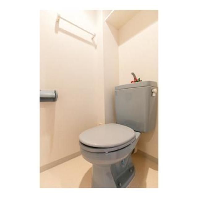 トイレ　※写真は同タイプ住戸です。
