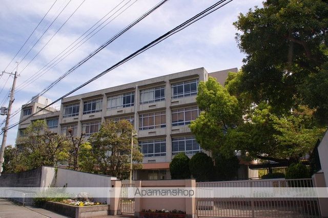 小学校　桜井谷東小学校（小学校）まで523m