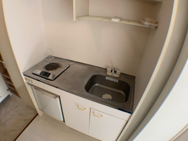 キッチン　壁付けキッチンでスペースを最大限有効活用できます！