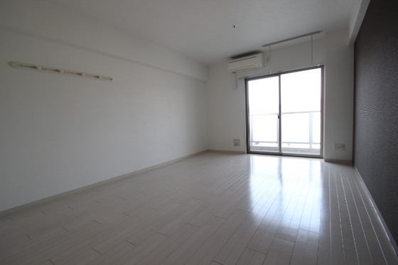 居室・リビング　※別号室のお写真です。