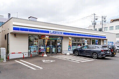 コンビニ　ローソン札幌北8条西二十丁目店（コンビニ）まで326m