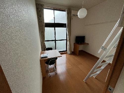 居室・リビング　2階は絨毯仕様