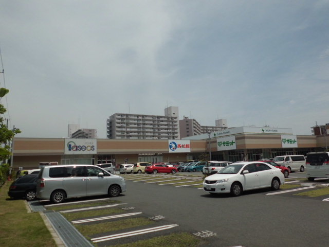 スーパー　サミットストアライフガーデン浦安富岡店（スーパー）まで999m