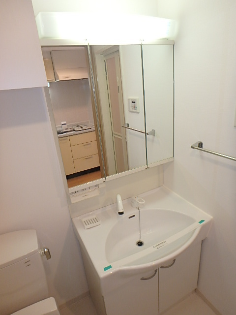 洗面設備　独立洗面必須ですね