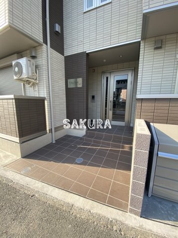 エントランス　管理の行き届いたエントランスです♪