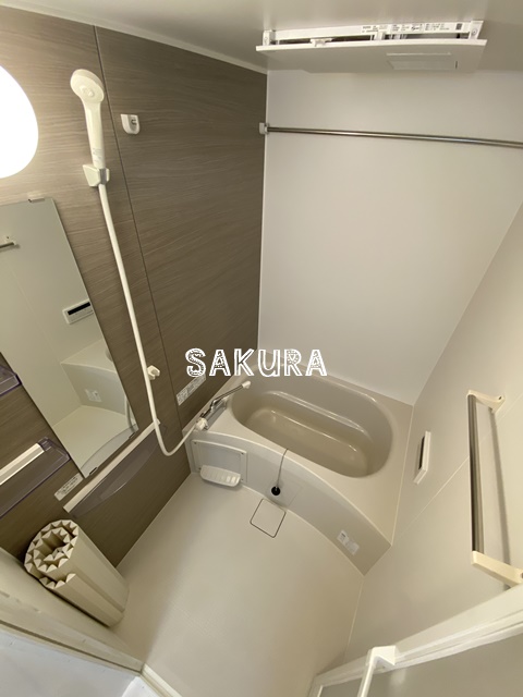 バス・シャワールーム　雨の日でも安心の浴室乾燥機付きです♪