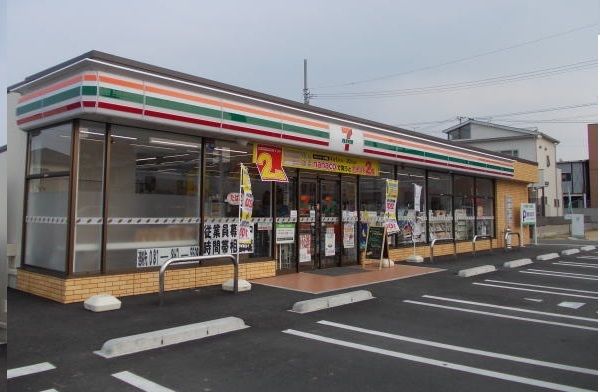 コンビニ　セブンイレブン太田上町店さん（コンビニ）まで550m