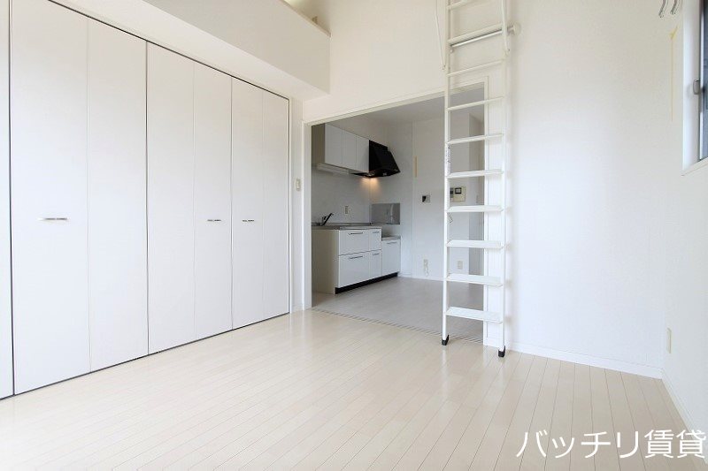 居室・リビング　画像は別号室イメージの為、現況を優先いたします。