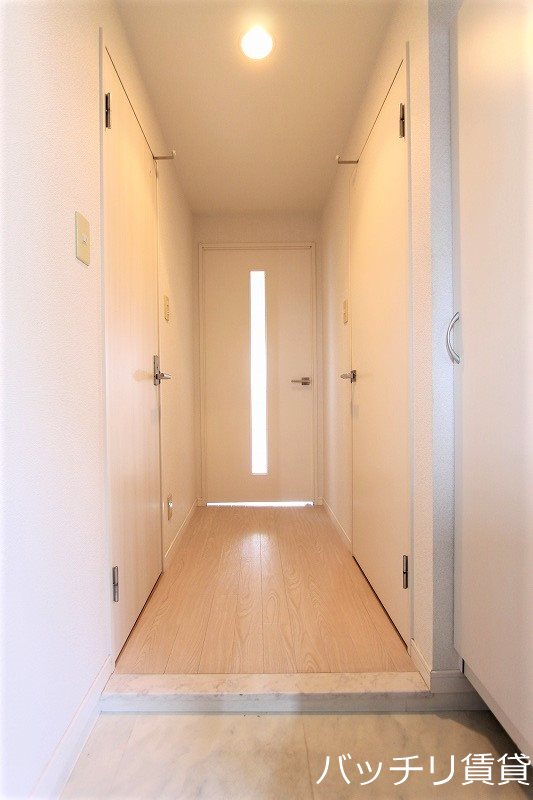 玄関　画像は別号室イメージの為、現況を優先いたします。