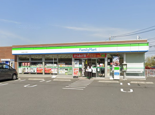 コンビニ　ファミリーマート（コンビニ）まで1155m