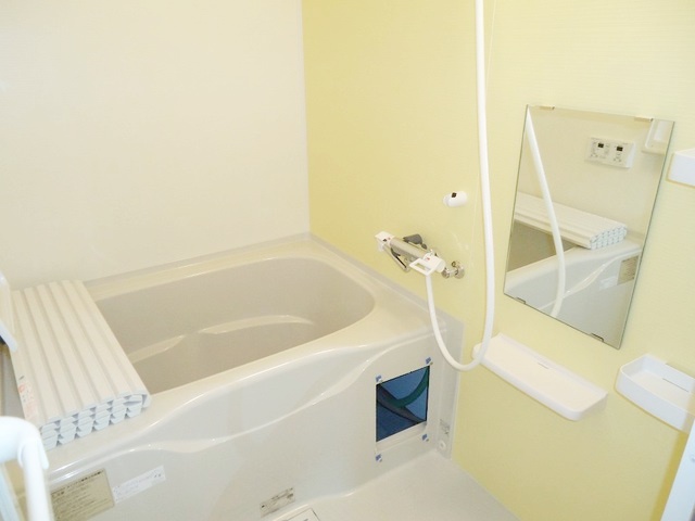 バス・シャワールーム　ご家族や長時間入浴に便利な追い炊き機能付きです♪
