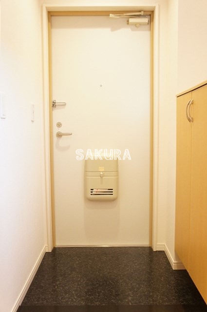 玄関　収納豊富なシューズボックスです♪