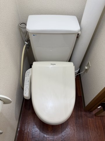 トイレ　温水洗浄便座