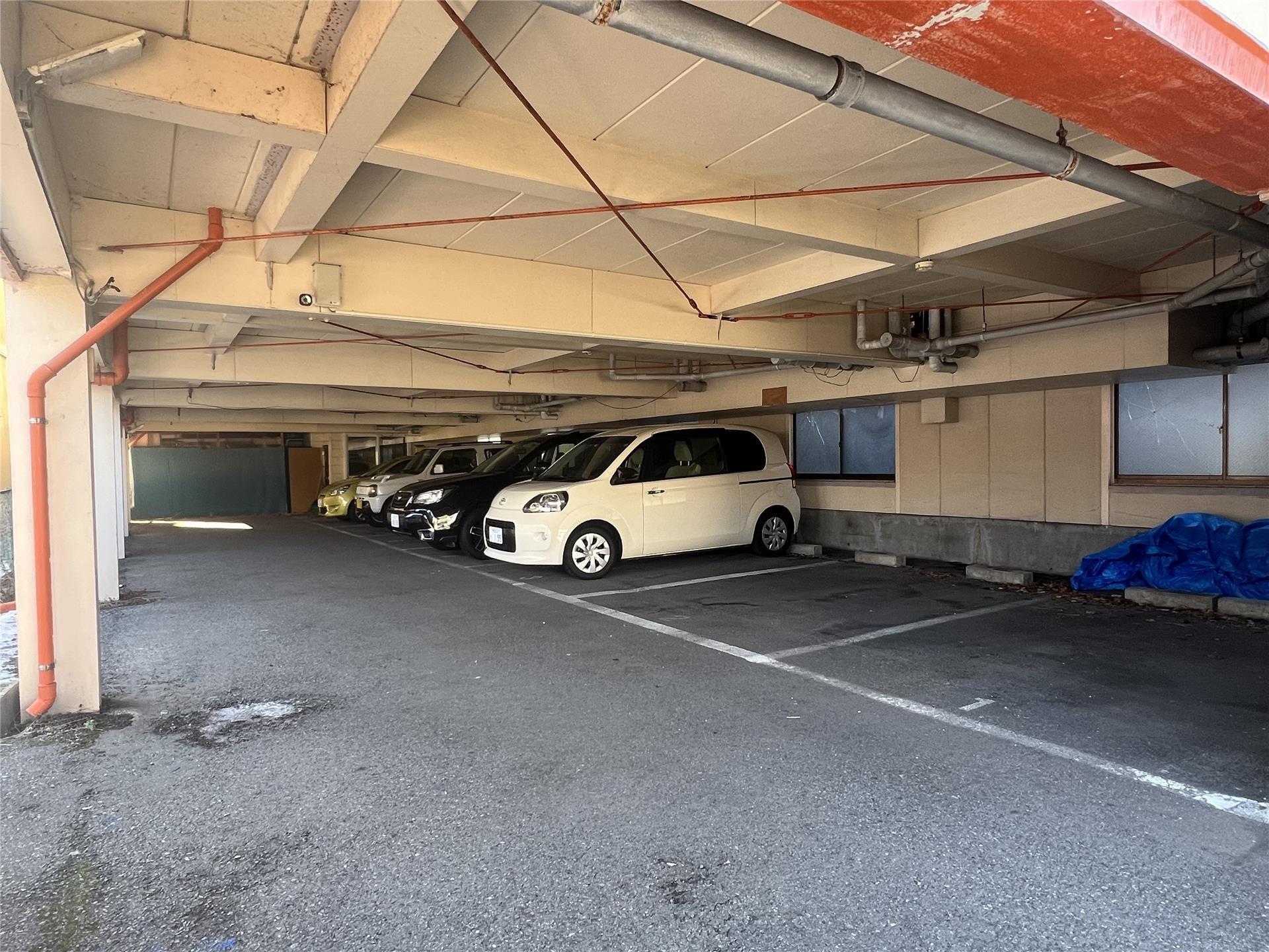 駐車場　駐車場