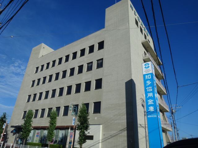 銀行　知多信用金庫（銀行）まで950m