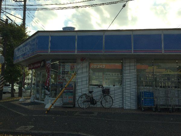コンビニ　ローソン 富岡東二丁目店（コンビニ）まで526m