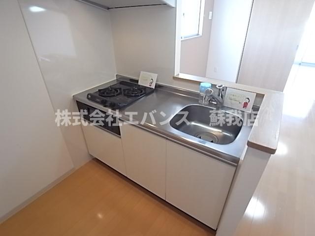 キッチン　コンパクトなキッチンで掃除もラクラク